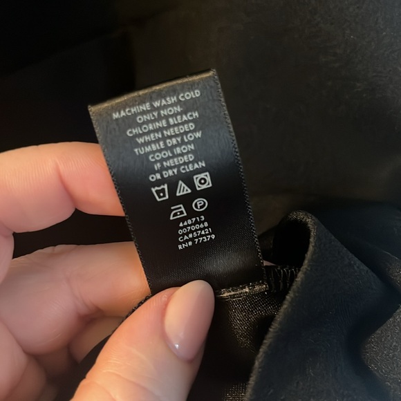 Ann Taylor black peplum top size L - Picture 5 of 5